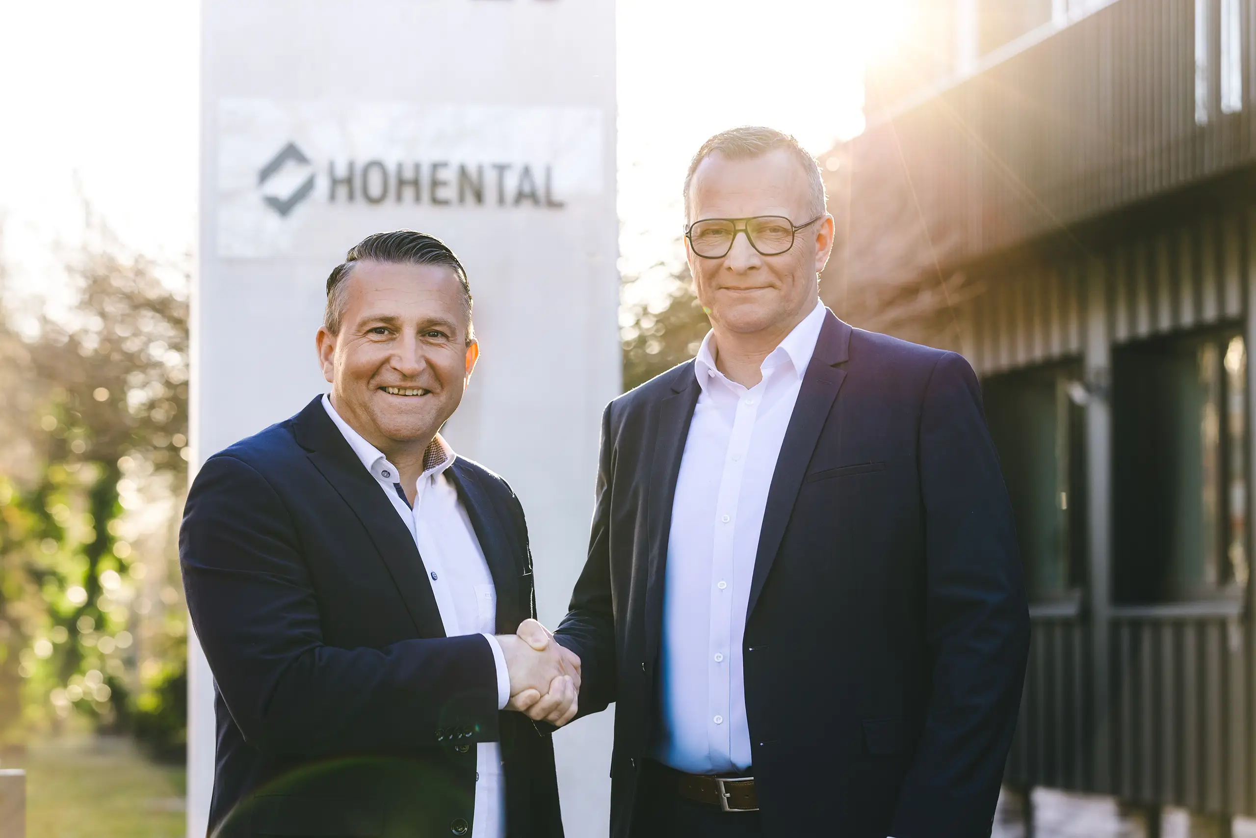 Hohental Geschaeftsfuehrung Christian Marschner Frank Illmann Haendeschuettelnd